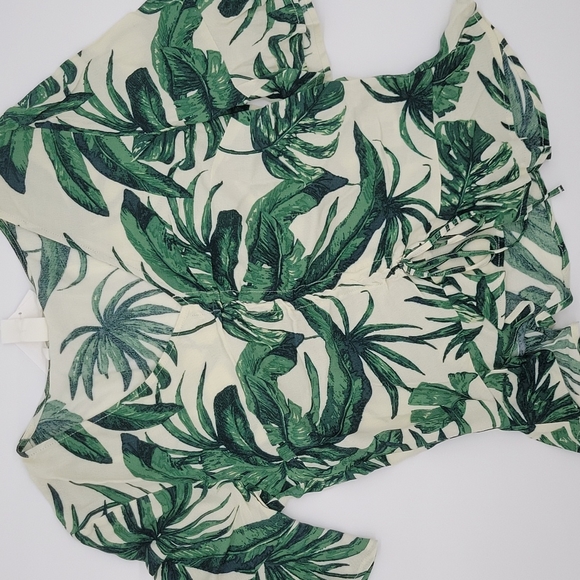 NWT, Size 2, H&M Tropical Print Blouse - Picture 2 of 4